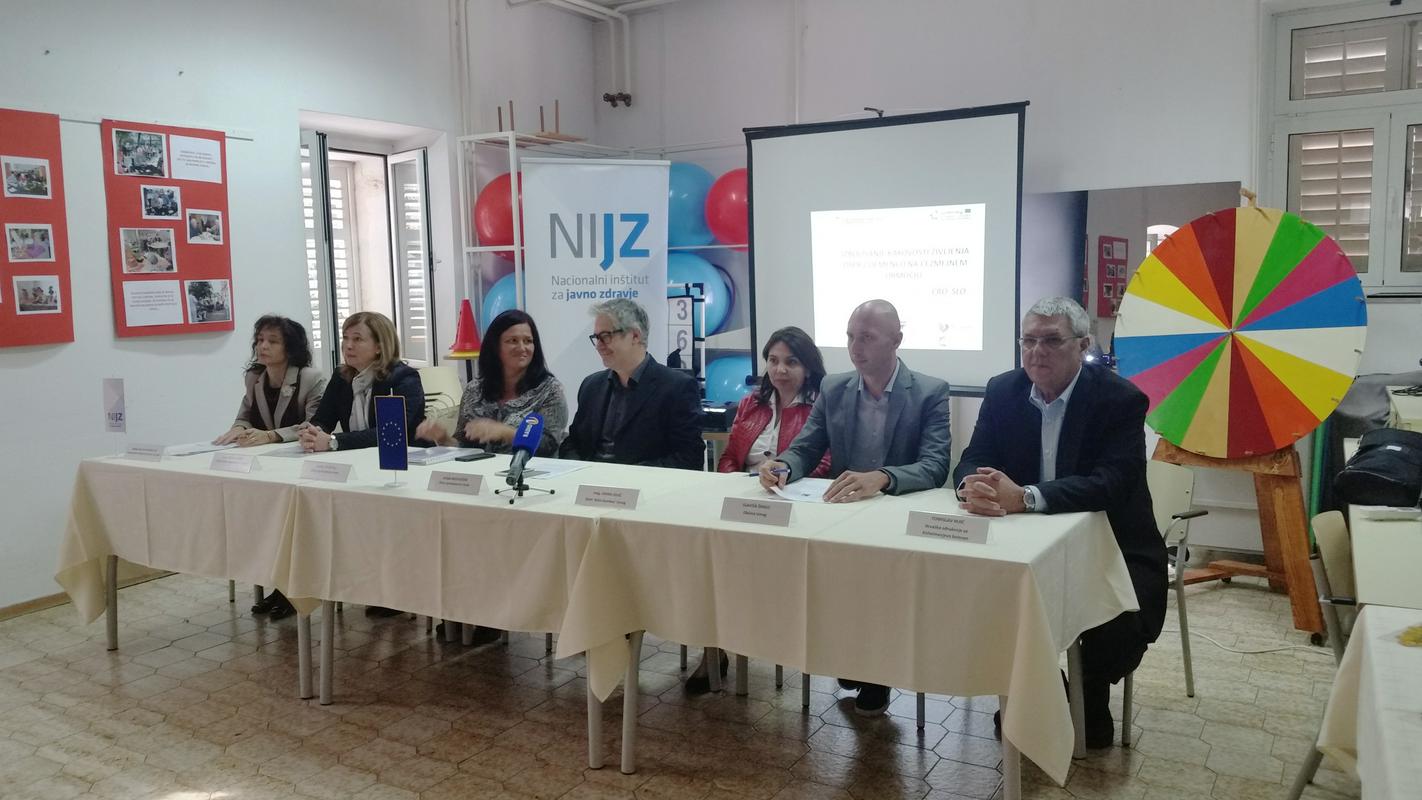Novinarska konferenca, na kateri so presdstavili projekt Demenca aCROsSLO. Foto: Mateja Brežan