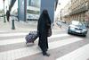 Prepoved nošenja burk ali nikabov naj bi prispevala k ohranjanju avstrijskih vrednot in spodbujala vključevanje v družbo. Tako vsaj trdi avstrijska vlada. Foto: EPA