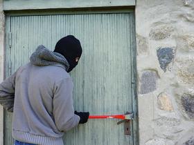 Poskrbite, da med dopustom ne boste žrtev tatov in goljufov
