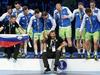 Veliko slavje Veselina Vujovića in slovenskih rokometašev po osvojeni zgodovinski medalji. Foto: Reuters
