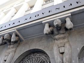 Central bank formally restricts reckless consumer loans