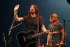 Dave Grohl počiva, oboževalci pa čakajo, da se mu glas povrne, da bodo Foo Fightersi lahko nadaljevali turnejo. Foto: Reuters