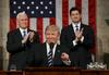 Ameriški predsednik Donald Trump je v uro dolgem govoru ocenil svoje delo od prisege 20. januarja in napovedal korake za naprej. V ozadju podpredsednik Mike Pence in predsednik predstavniškega doma Paul Ryan. Foto: Reuters