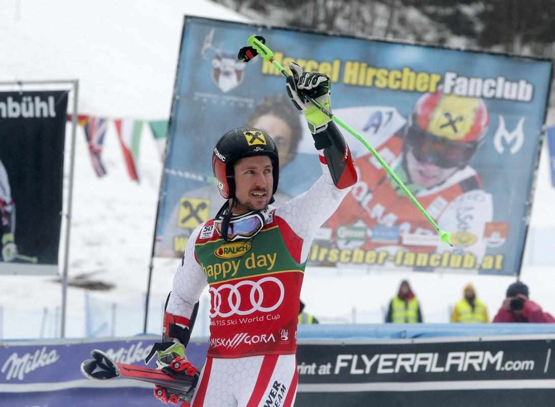 Marcelu Hirscherju je tudi 20. čas druge vožnje zadostoval za tretjo veleslalomsko zmago v Kranjski Gori. V svetovnem pokalu je slavil 44. v karieri. Foto: Reuters