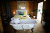 Pop-up hotel bo gostil 15 parov, nato pa ga bodo znova spremenili v postajo za reševalce iz vode. Foto: Reuters