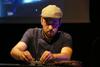 Mark de Clive-Lowe je bil že leta 2013 gost Jazz Festivala Ljubljana. Tokrat se bo ustavil v Mariboru. Foto: Jan Prunk / Wikimedia Commons