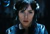 Zgodba filma Duh v školjki (v izvirniku Ghost in the Shell) se odvija v prihodnosti, kjer meje med človeštvom in umetno inteligenco vse bolj izginjajo. Foto: Blitz Film & Video Distribution/Kolosej