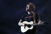 Britanski pevec Ed Sheeran je najbolje prodajani izvajalec leta 2017, saj je njegov album Divide dosegel platinasto naklado v kar 36 državah. Foto: EPA