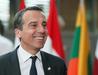 Avstrijski predsednik vlade Christian Kern je povedal, da avstrijske vojske za zdaj ne bo na meji z Italijo. Foto: EPA