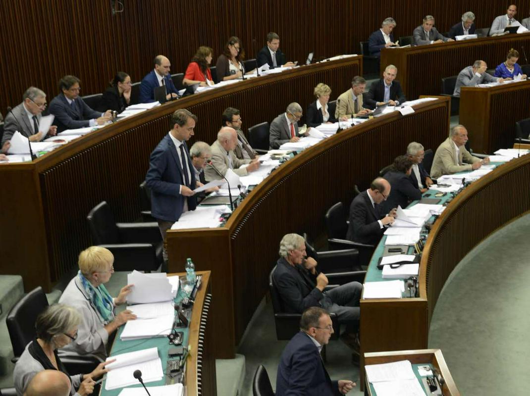 Center Komel zavrača »vsiljeno združevanje«