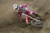 Tim Gajser je odstopil v prvi vožnji. Prvi pregledi niso pokazali hujših poškodb, utrpel je številne udarce. Zaradi bolečin v drugi vožnji ni nastopil. Foto: hondaproracing.com