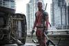 Prvi del Deadpoola je bil izjemno uspešen, za vlogo pa je bil Ryan Reynolds celo nominiran za zlati globus. Foto: IMDB