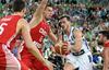 Goran Dragić je bil učinkovit v napadu, hkrati je soigralcem delil lepe podaje in jih uspešno razigraval. Foto: Borut Živulović/BoBo