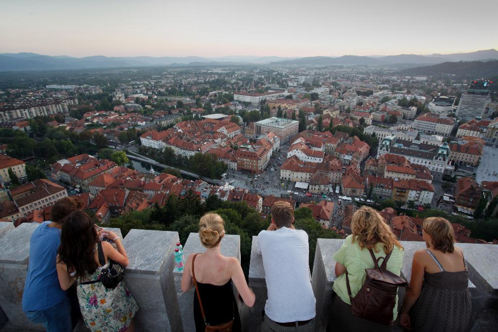 Posebna pozornost bo v okviru tretjega svežnja posvečena težavam turistične panoge. Foto: BoBo Posebna pozornost bo v okviru tretjega svežnja posvečena težavam turistične panoge. Foto: BoBo