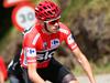 Chris Froome je bil 6. septembra v zaključku 17. etape v velikih težavah. S pomočjo moštevnih kolegov je omejil izgubo časa na 40 sekund. Naslednji dan je bil kot popolnoma prerojen, edini je lahko sledil Albertu Contadroju in znova je pridobil nazaj izgubljeni čas v primerjavi z Nibalijem. Foto: EPA