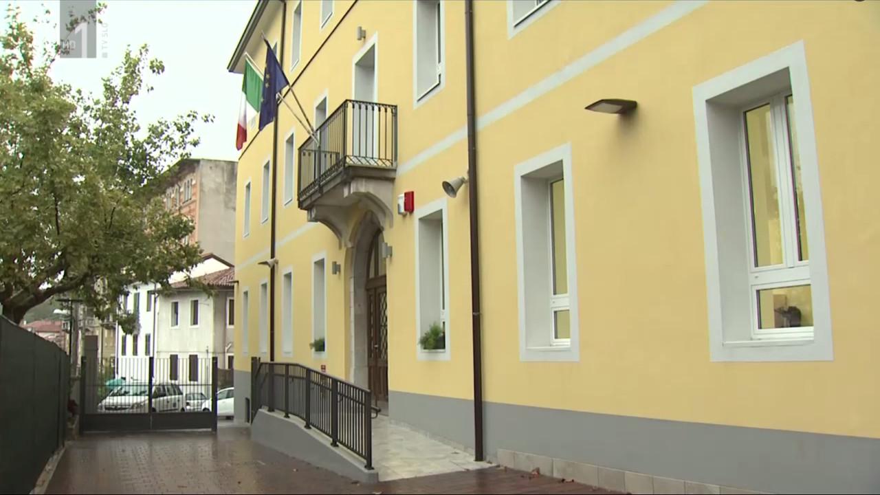 Obnovljena šolska stavba iz leta 1850 v tržaškem predelu Škedenj. Foto: TV Koper