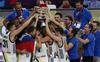 Slovenija ima zlato medaljo evropskega prvenstva!!! To je največji uspeh v slovenski zgodovini moštvenih športov! Odbojkarji in rokometaši so na EP-ju prišli do srebra. Foto: Reuters