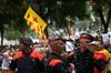 Enote katalonske policije so po odloku državnega tožilca do izvedbe napovedanega referenduma podrejene španski državni policiji. Foto: Reuters