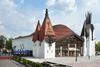 Načrte Kulturnega doma Lendava, največkrat omenjenega kot gledališka in koncertna dvorana, je oblikoval madžarski arhitekt Imre Makovecz. Znan je kot zagovornik organske arhitekture. Foto: Spletna stran Lendava.info