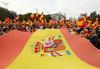Madrid napoveduje ukrepe za ohranitev enotne države. Prizor s sobotnega shoda proti katalonski neodvisnosti v Madridu. Foto: Reuters