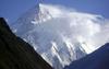 K2 is known as 'the savage mountain' due to its demanding ascents and high fatality rates. Foto: EPA