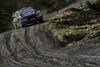 Ogier ima po predzadnjem reliju neulovljivih 215 točk, Neuville je drugi s 183, na skupno tretje pa je zdrsnil danes šele šesti tretji Fordov dirkač Estonec Ott Tänak (169). Foto: EPA