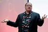 John Lasseter je svojo kariero pod okriljem studia Disney začel leta 1979; nekaj let pozneje je bil odpuščen, ker je trdil, da je prihodnost animacije v računalniških grafikah, studio pa se je takrat še oklepal tradicionalnega pristopa. Zato je poklicno pot nadaljeval kot soustanovitelj Pixarja, studia, ki je izdal nekaj orjaških uspešnic, denimo Iskanje malega Nema in Neverjetne. Foto: Reuters