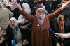 Matere Srebrenice, ki so v genocidu izgubile člane svojih družin, so v spominskem domu Potočarji tako proslavile razsodbo. Foto: Reuters