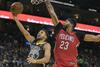 Steph Curry je bil skromen pri metu za tri točke (3/13), a je vseeno dosegel skoraj 30 točk. Foto: Reuters