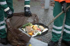 Povprečni Slovenec lani zavrgel 64 kilogramov hrane