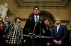 Republikanec Paul Ryan, predsednik predstavniškega doma, pravi, da bo reforma koristila običajnim ljudem, a najbolj bo koristila podjetjem. Foto: Reuters