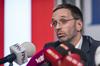 Avstrijski notranji minister bi prosilce za azil