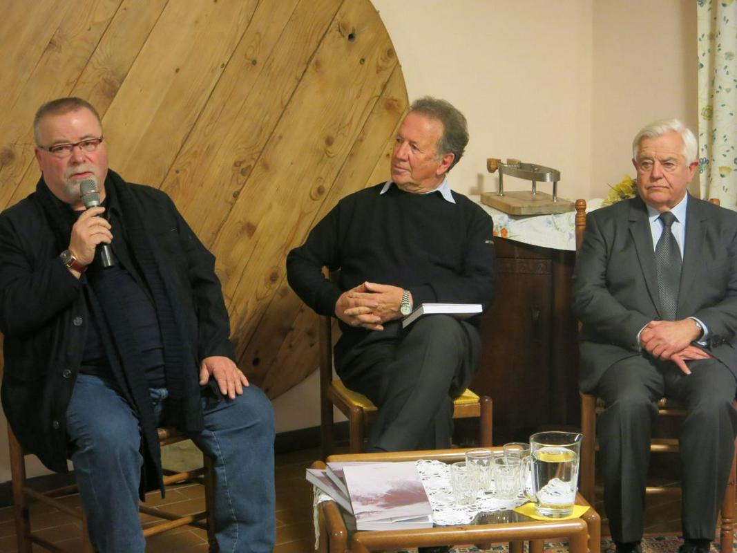 Predsednik SKGZ Rudi Pavšič, urednik knjige Igor Tuta in prvi predsednik Slovenije Milan Kučan