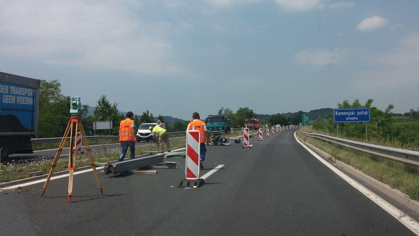 Radio Koper/arhiv|Na vipavski hitri cesti bo letos, glede na načrte Družbe za avtoceste, zelo živahno. Lani so obnavljali odsek med Selom in Vogrskim.