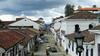 Popayan je lepo mesto, veliko kot Ljubljana. Pravijo mu tudi Belo mesto. Vsa pročelja v starem jedru so namreč bela.