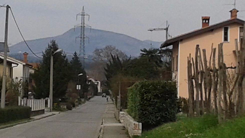 Daljnovod skozi Renče.