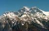 Kot prva Slovenca sta se na vrh Mount Everesta povzpela Andrej Štremfelj in Nejc Zaplotnik. Foto: Reuters