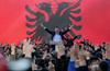 Vodja opozicijske Demokratske stranke Lulzim Basha je izrazil zahtevo po odstopu premierja Rame. Očitajo mu povezave z organiziranim kriminalom. Foto: Reuters