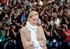 Ob začetku škandala Weinstein je igralka v intervjuju za Access Hollywood, ki je zelo zelo hitro postal viralen, dejala, da za zdaj nima kaj reči.
