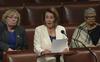 Nancy Pelosi si je s svojim govorom prislužila same pohvale demokratov, hkrati pa kritiko republikancev, da ovira delo v kongresu. Foto: Reuters