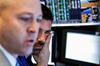 Dow Jones je zadnji teden izgubil 1,3 odstotka, na največji borzi sveta (NYSE) pa so bile vseeno tudi posamezne zvezde. Delnice proizvajalca športne opreme Nike so tako v petek poskočile za več kot deset odstotkov in dosegle rekordno vrednost, potem ko je podjetje poročalo o zelo spodbudnih četrtletnih rezultatih. Foto: Reuters
