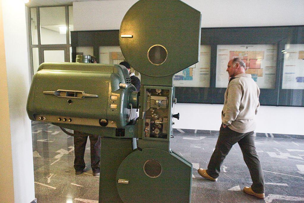 Na srečanju s premierjem so kulturniki opozorili tudi na nevzdržen položaj filmskih ustvarjalcev in Slovenskega filmskega centra ter Javne agencije za knjigo. Foto: BoBo