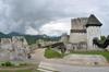 Celjska občina namerava zgraditi 505 metrov dolg viseči most po tibetansko, ki bo povezal celjski grad in Miklavški hrib. Foto: BoBo