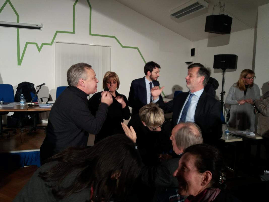 Fabrizio Radin in Maurizio Tremul med vročo razpravo.