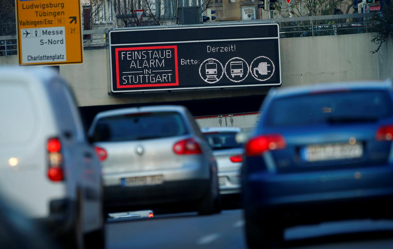 Tudi slovenski trg novih dizelskih avtomobilov je v strmem upadanju. Foto: Reuters Tudi slovenski trg novih dizelskih avtomobilov je v strmem upadanju. Foto: Reuters