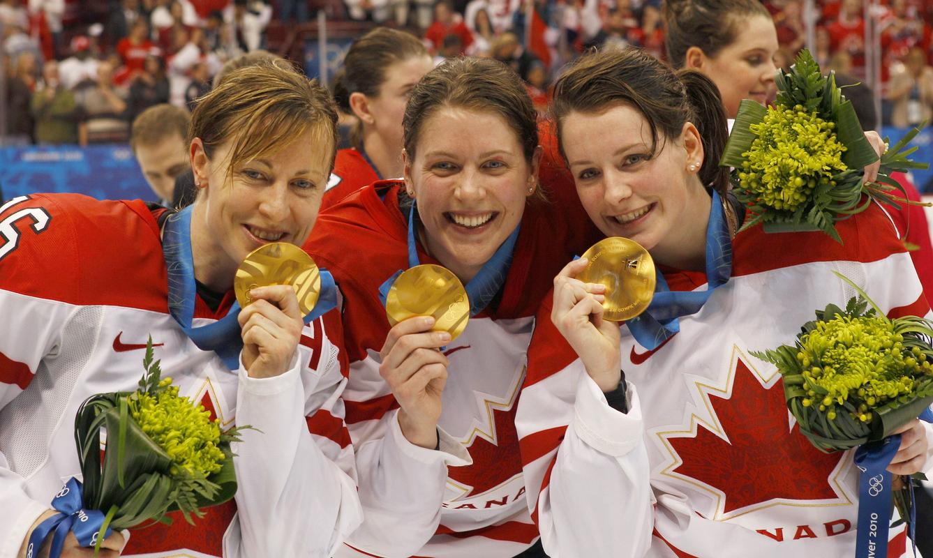 Jayna Hefford, Gillian Apps in Catherine Ward