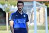 Davide Astori je že v sezoni 2015/16 kot posojeni nogometaš Cagliarija zaigral za Fiorentino, po koncu sezone je tudi uradno postal član vijoličastih. Za italijansko izbrano vrsto je nastopil 14-krat, enkrat se je vpisal med strelce. Foto: EPA