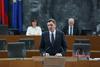 Predsednik države Borut Pahor je poslance DZ-ja nagovoril, da mora Slovenija posodobiti celoten obrambno-varnostni sistem, med drugim tudi Slovensko vojsko. Foto: DZ/Borut Peršolja