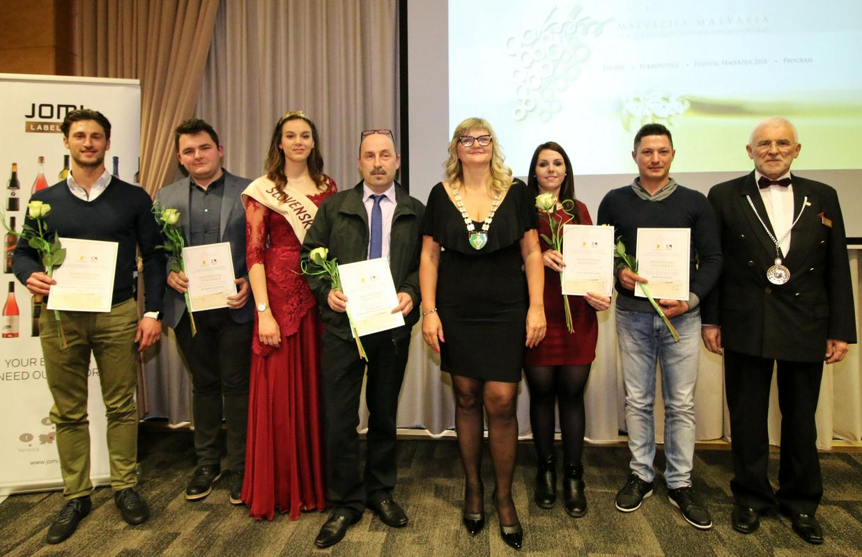 Radio Koper/Breda Krajnc|Zmagovalci jubilejnega Festivala malvazije.