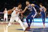 Ben Simmons (št. 25) je bil prvi izbran na predlanskem izboru, a je nato zaradi poškodbe izpustil celotno lansko sezono. Foto: Reuters